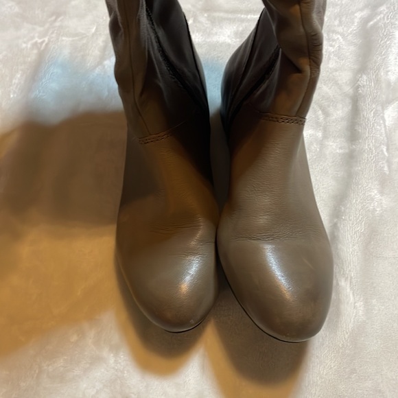 Aldo boots in great condition (grey/taupe colour) womens size 8 - Picture 5 of 7